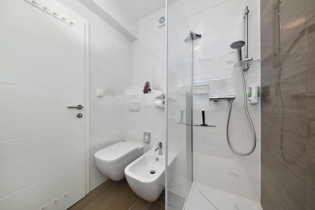 Mm Luxury Apartments Gold & Rubin Zara Esterno foto