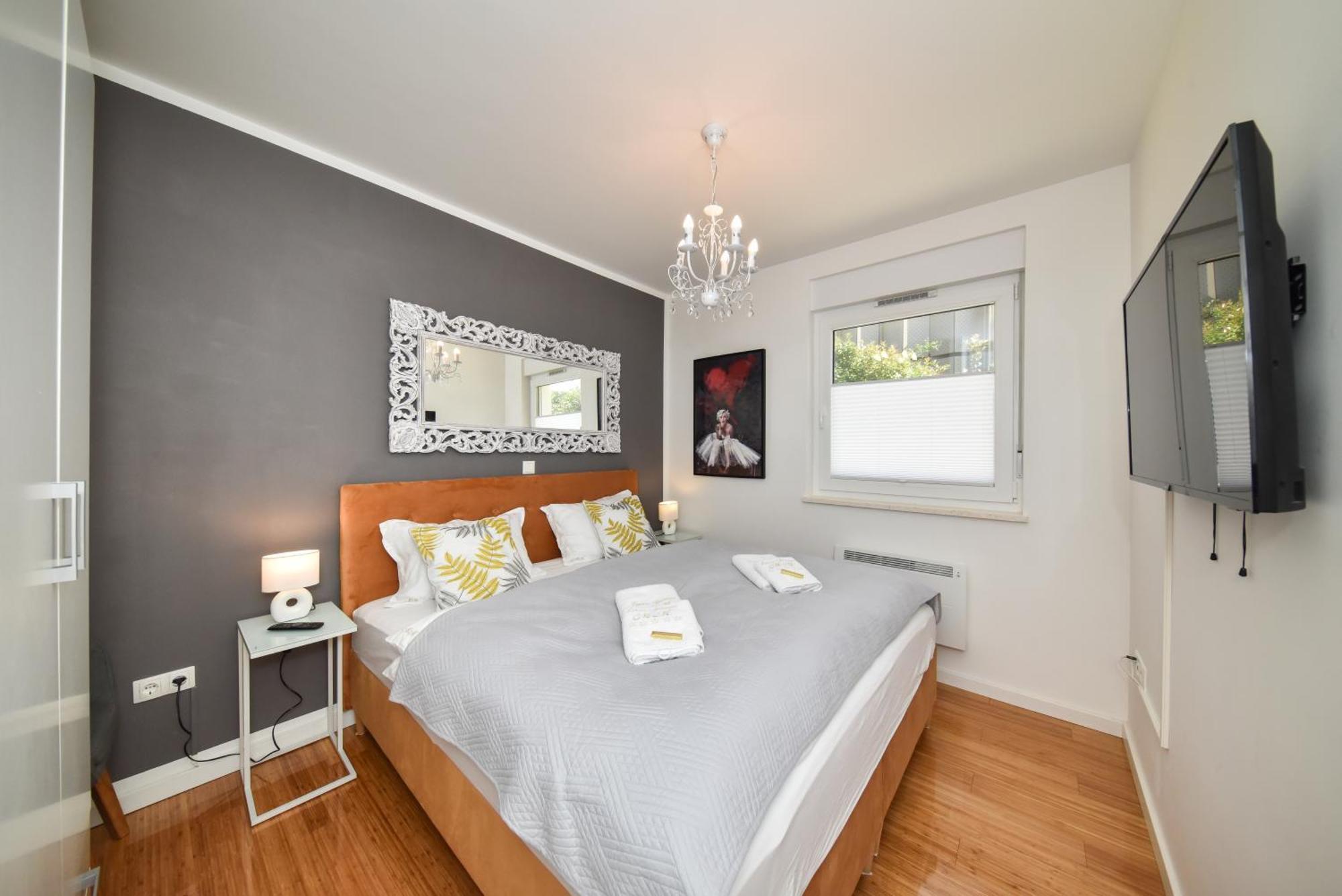 Mm Luxury Apartments Gold & Rubin Zara Esterno foto