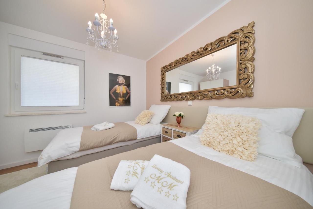 Mm Luxury Apartments Gold & Rubin Zara Esterno foto